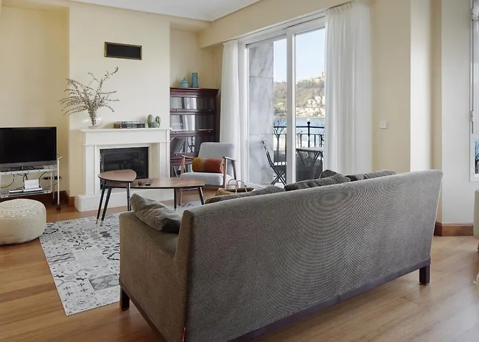 Ortzimuga - Basque San Sebastián